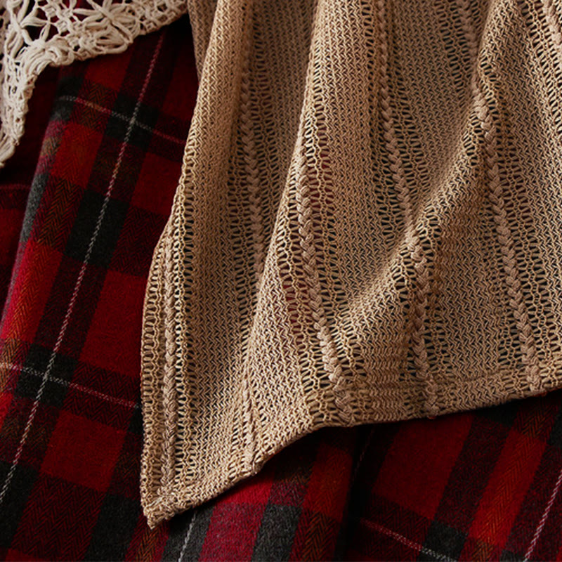 Strickpullover mit Taschen, karierter Rock, passendes Outfit - image 5