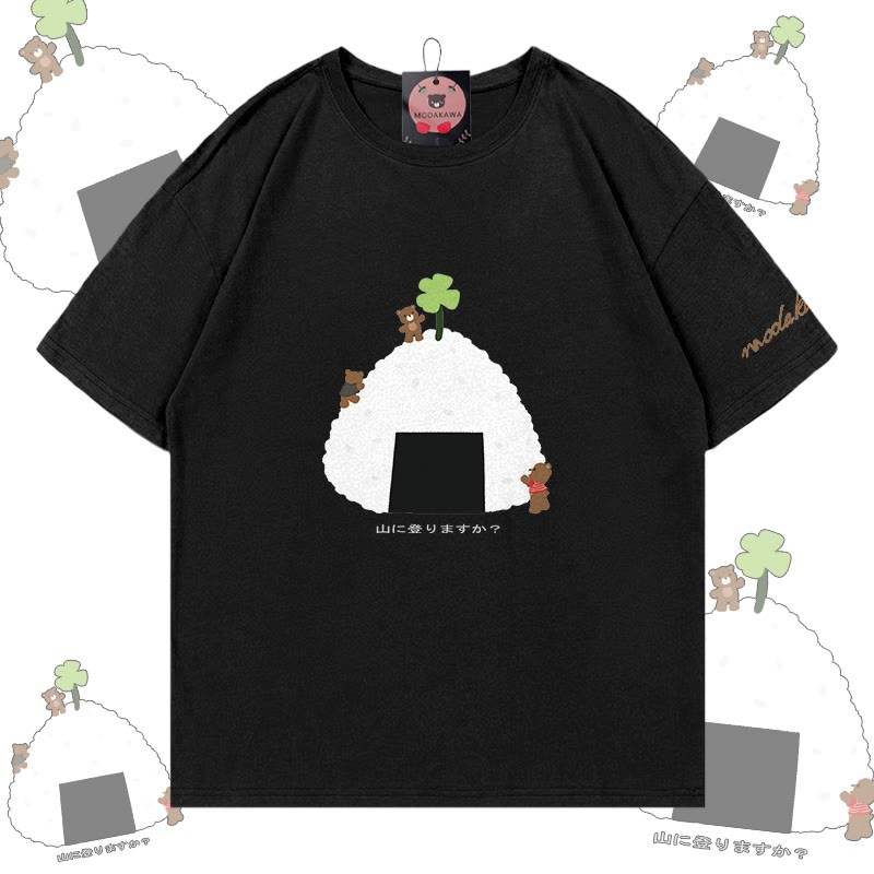Modakawa Baumwoll-T-Shirt mit Reisballbär-Motiv - Black - 5XL - image 4