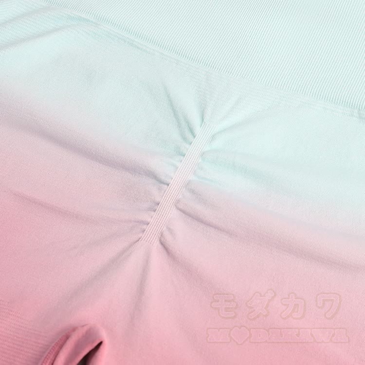 Zweiteiliges Set: Sporttop mit Farbverlauf und asymmetrischer Schulterpartie, Shorts und Top mit Farbverlauf - image 5