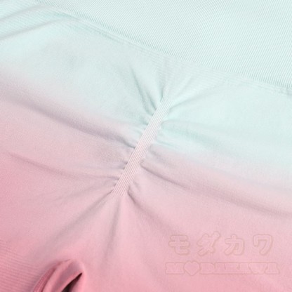 Zweiteiliges Set: Sporttop mit Farbverlauf und asymmetrischer Schulterpartie, Shorts und Top mit Farbverlauf - image 5