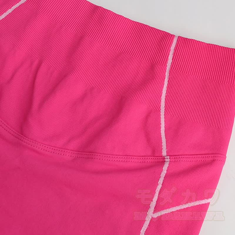 Buntes Set aus bauchfreiem Tanktop mit Herzmuster und hochgeschnittenen Shorts - image 13