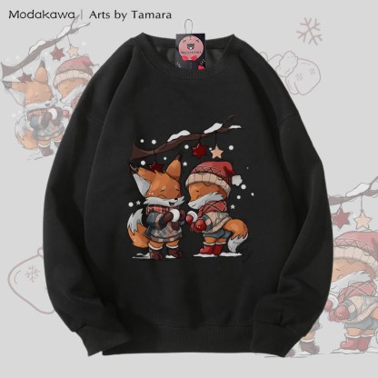 MODAKAWA X Arts by Tamara Fox „Playing With Snowballs“ Weihnachtsmotiv Unisex-Sweatshirt - Black - 5XL - image 4