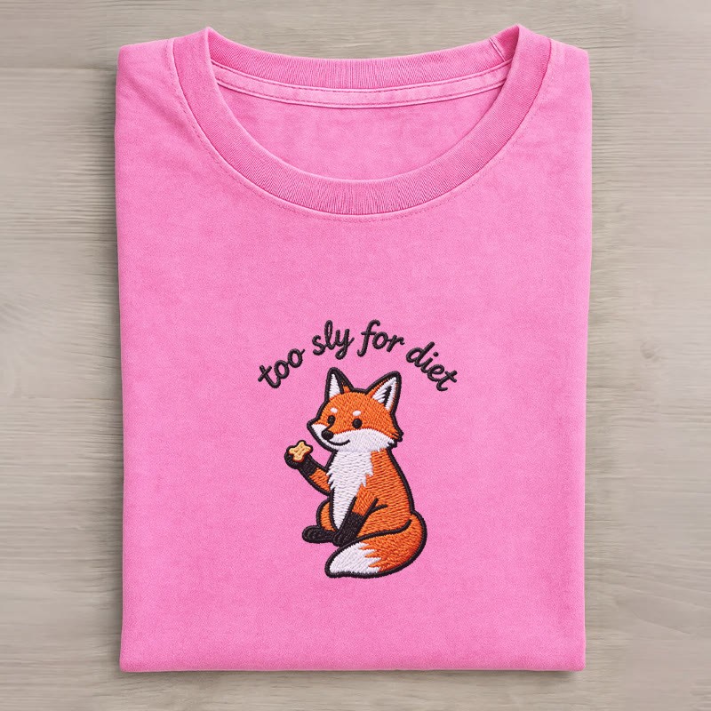 TOO SLY FOR DIET Essender Fuchs Grafik Unisex Vintage Washed T-Shirt - Rose Red - 5XL - image 4