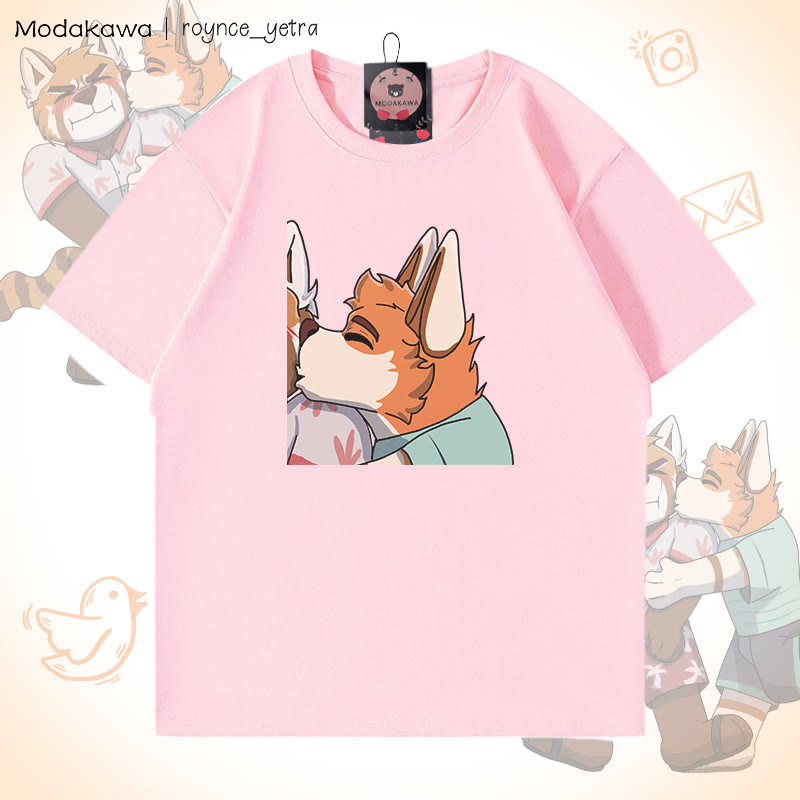 MODAKAWA X roynce_yetra Anderson Kisses Felipe Grafik-T-Shirt - Pink B - 5XL - image 3