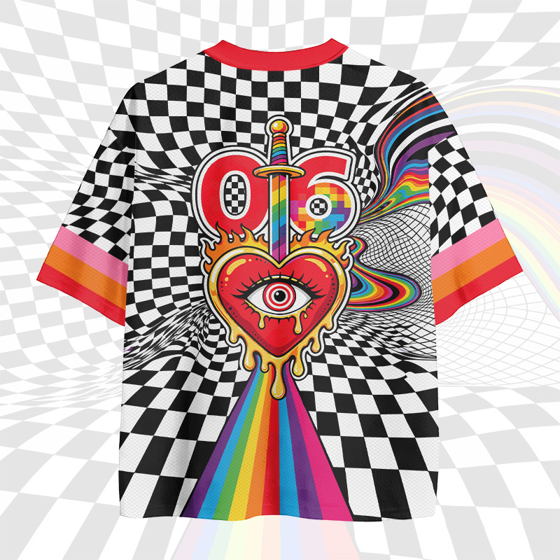 Regenbogen-T-Shirt aus Mesh-Jersey mit Schachbrettmuster und Zahlenmotiv des Heiligen Herzens - image 3