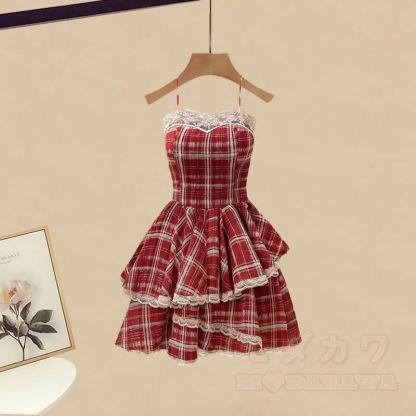 Dreiteiliges Set: Strickpullover, kariertes Unterkleid, Stulpen und Strickkleid - image 7