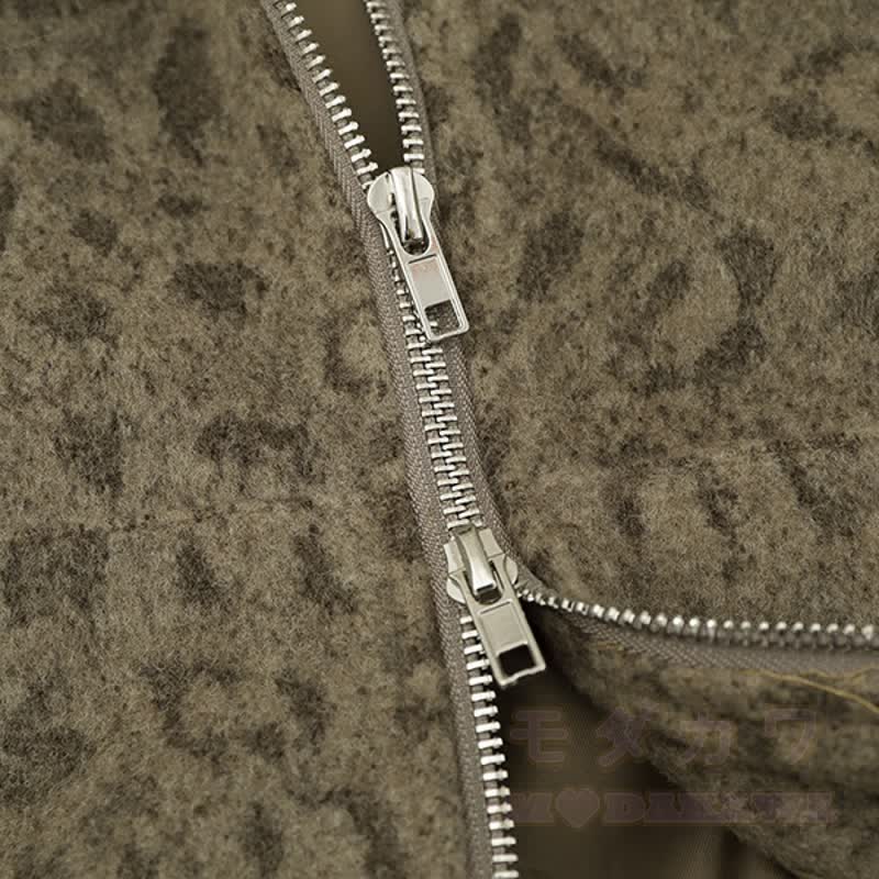 Hochwertige Kapuzenjacke mit Leopardenmuster und Reißverschluss - image 6