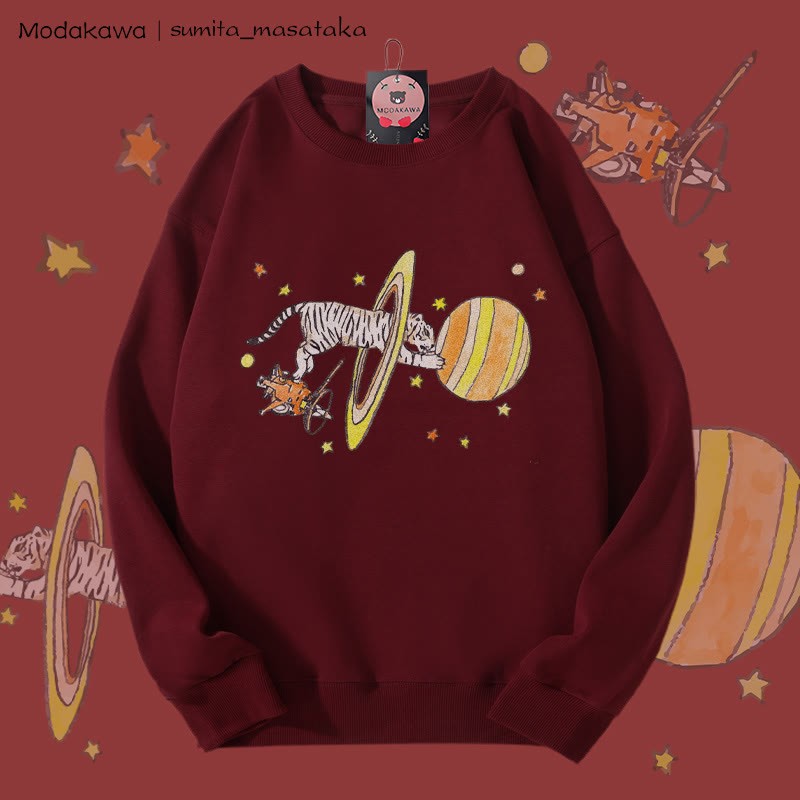 MODAKAWA X sumita_masataka Unisex-Sweatshirt mit Grafik: Weißer Tiger durch die Saturnringe - Wine Red - 5XL - image 5