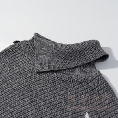 Unregelmäßiger Strickpullover, grauer Rock, passendes Outfit - image 4