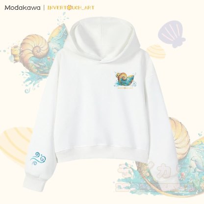 MODAKAWA X INVERTOUCH_ART Ocean Shell Bee Graphic Modakawa Cropped Cotton Hoodie - Weiß C - 3XL - image 9