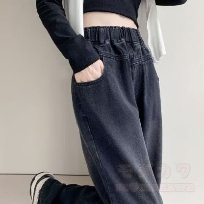 Zweiteiliges Set aus kariertem, kurzem Sweatshirt mit Patchwork-Ausschnitt und Jeans - image 11