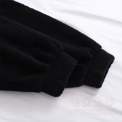 Flammwolken-Plüsch-Kapuzen-Einteiler-Pyjama - image 8