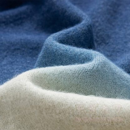 Zweiteiler: Strickpullover mit Farbverlauf und Cordhose - image 13