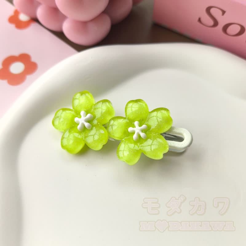 Niedliche transparente Haarspangen mit Blumen - Grüne Zwillingsblume - image 13