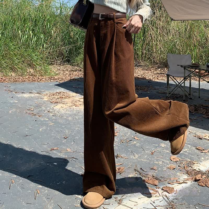Zweiteiliges Set: Strickoberteil mit Farben -Muster und Cordhose mit Lochmuster - image 9