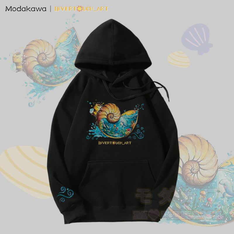 MODAKAWA X INVERTOUCH_ART Fleecegefütterter Hoodie mit Muschel- und Bienenmotiv - Schwarz - 5XL - image 4