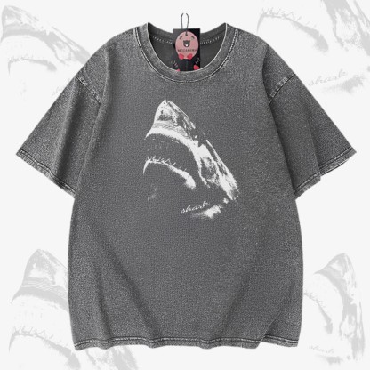 Modakawa Unisex Vintage Washed T-Shirt mit offenem Maul und Hai-Motiv - Grey - 5XL - image 3