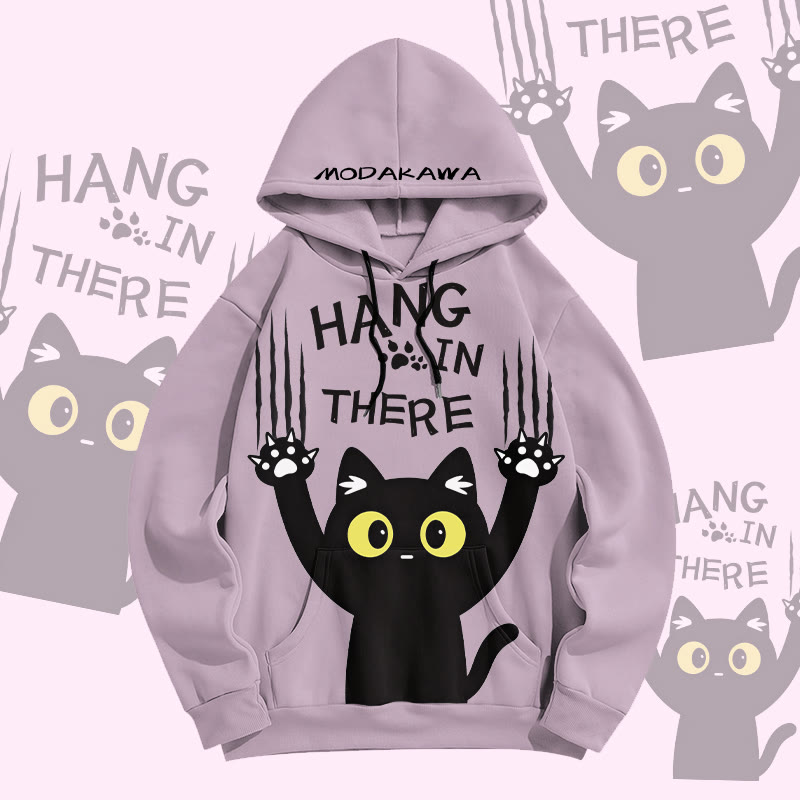 MODAKAWA HANG IN THERE Pullover Hoodie mit Allover-Print und schwarzer Katze - Purple - 8XL - image 2