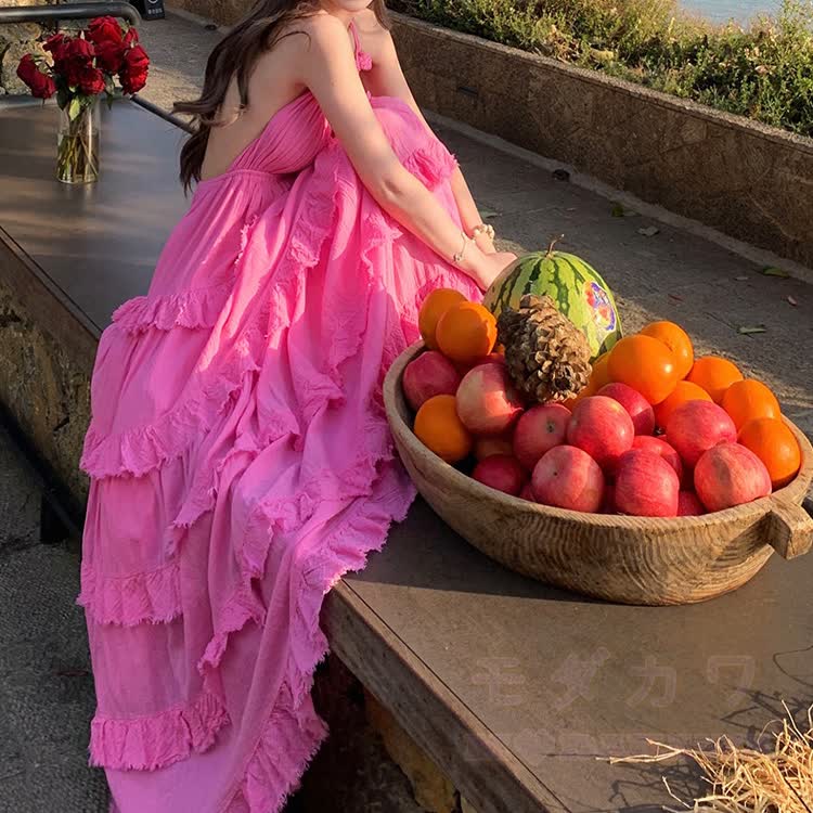 Boho Maxikleid mit tiefem V-Ausschnitt, Spaghettiträgern und Rüschen - image 9