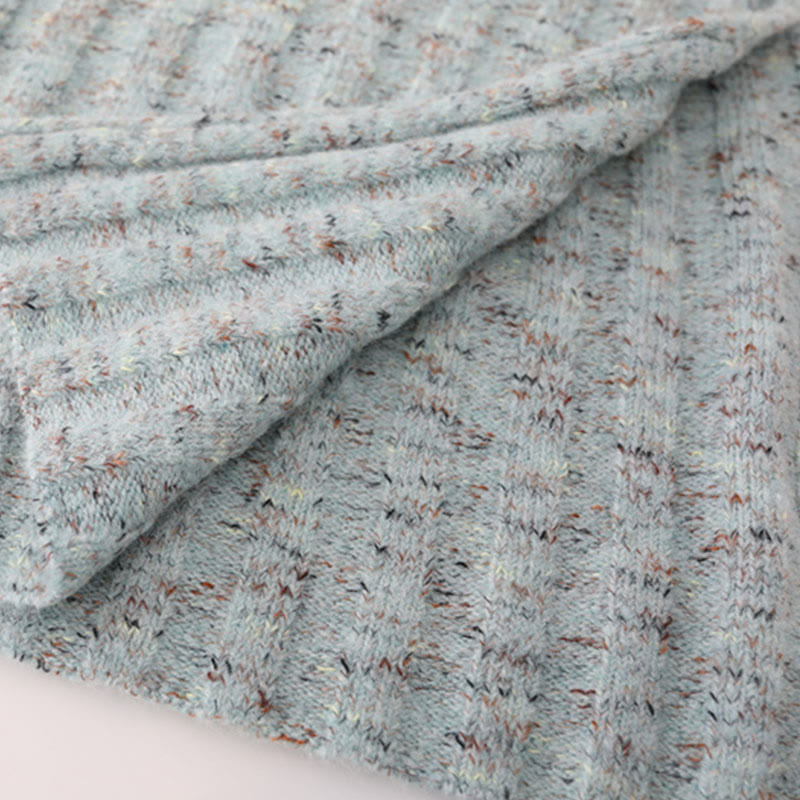 Strick-Oberteil mit unregelmäßiger Brosche, Schulterpolstern, passendem Rock und Outfit - image 6