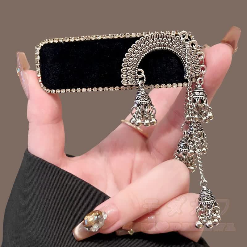 Elegante Haarspange mit Strass-Glockenquaste und Kette - Haarspange mit Strasssteinen, Glocke und Quaste im Bogen-Design - image 8