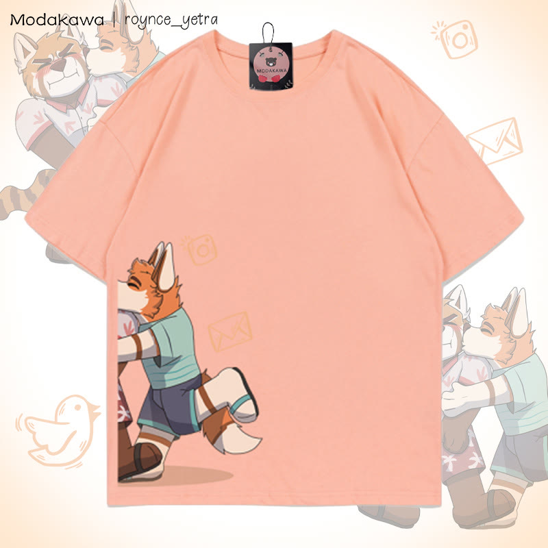MODAKAWA X roynce_yetra Anderson Kisses Felipe Grafik-T-Shirt - Peach Anderson - 5XL - image 9