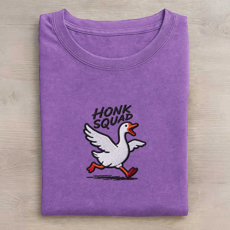 HONK SQUAD Running Goose Grafik Unisex Vintage gewaschenes T-Shirt - Purple - 5XL - image 3