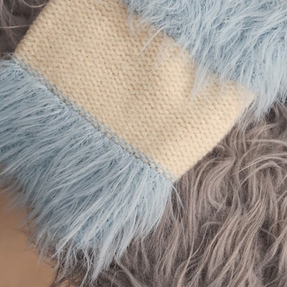 Flauschiger gestreifter Strickcardigan - image 3