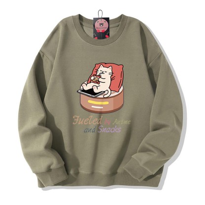 FUELED BY ANIME AND SNACKS: Lazy Cat Grafik-Sweatshirt mit Rundhalsausschnitt - Light Khaki - 5XL - image 5