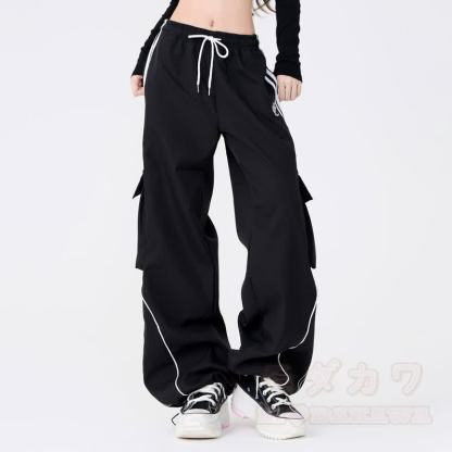 Zweiteiliges Set bestehend aus Hoodie mit Streifenmuster und Cargohose mit weitem Bein und Cargohose mit Cargo-Motiv und Hasenprint - image 6