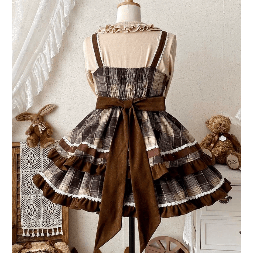 Dreiteiliges Set aus kariertem Kleid, Kapuzenumhang und spitzenbesetztem Oberteil - image 11