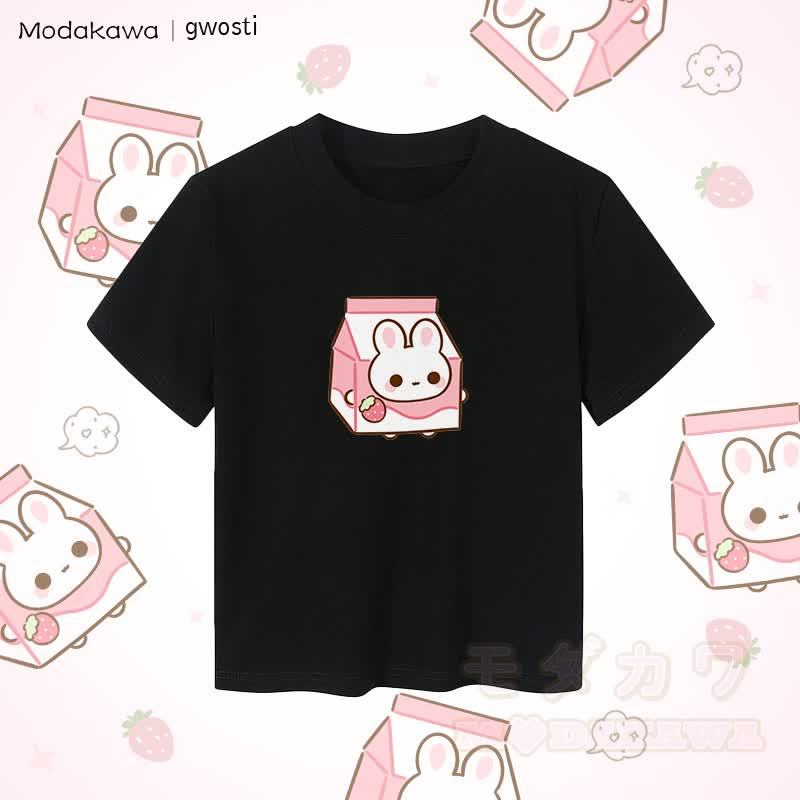 MODAKAWA X gwosti Strawbunny Milk Graphic Damen Crop-Top aus 92 % gekämmter Baumwolle - Schwarz - XL - image 5