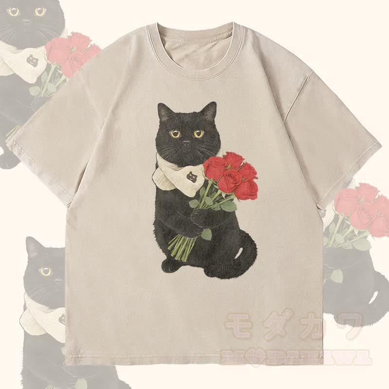 MODAKAWA Schwarze Katze mit Rosen Grafik Unisex Vintage Washed T-Shirt - Beige - 4XL - image 3