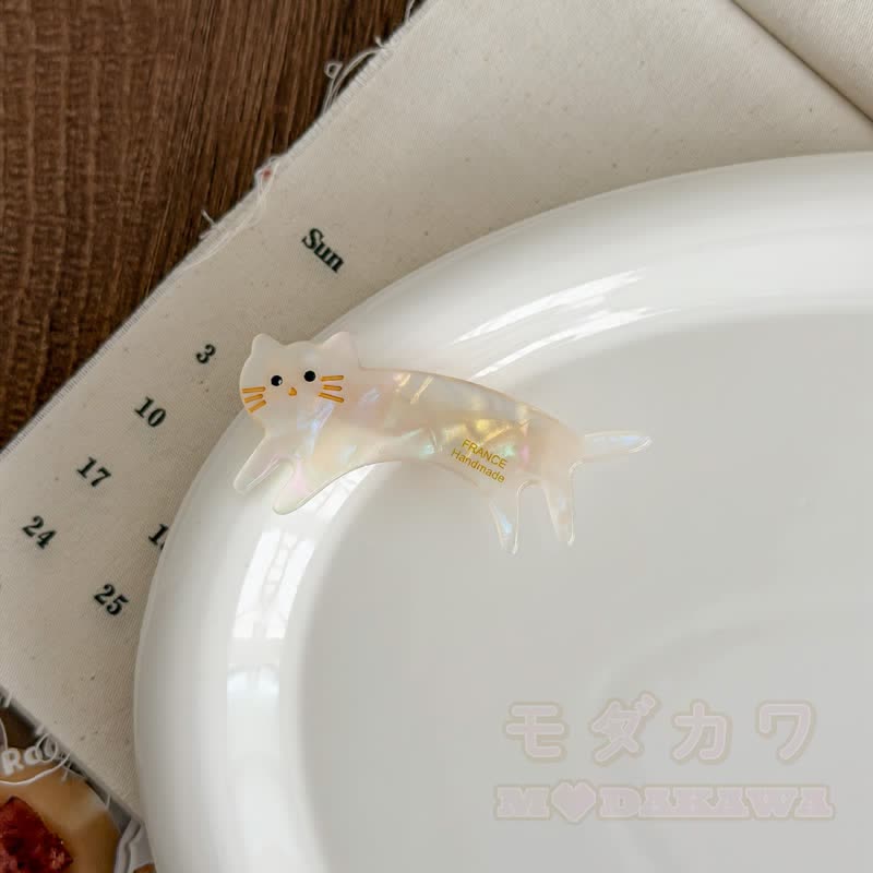 Haaraccessoire aus Acryl mit Kawaii-Katzenmotiv - Weiß A - image 7