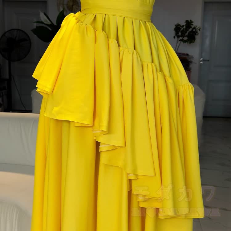 Midikleid mit Schleifenriemen, herzförmigem Ausschnitt und Rüschen - image 6