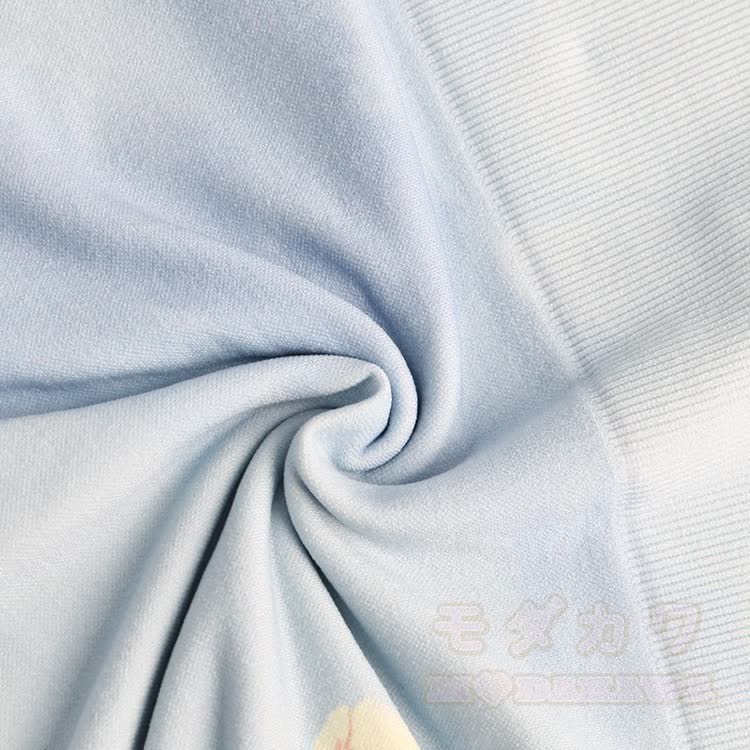 Sporttop mit Blumenmuster, gekreuztem Rückenausschnitt und passender Shorts - image 8