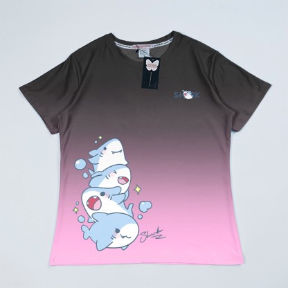 T-Shirt mit Farbverlauf und gestapelter Hai-Grafik - Schwarz&Pink - 5XL - image 3