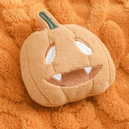 Halloween-Pyjama-Set mit Kapuze und Kürbisprägung aus Plüsch - image 3