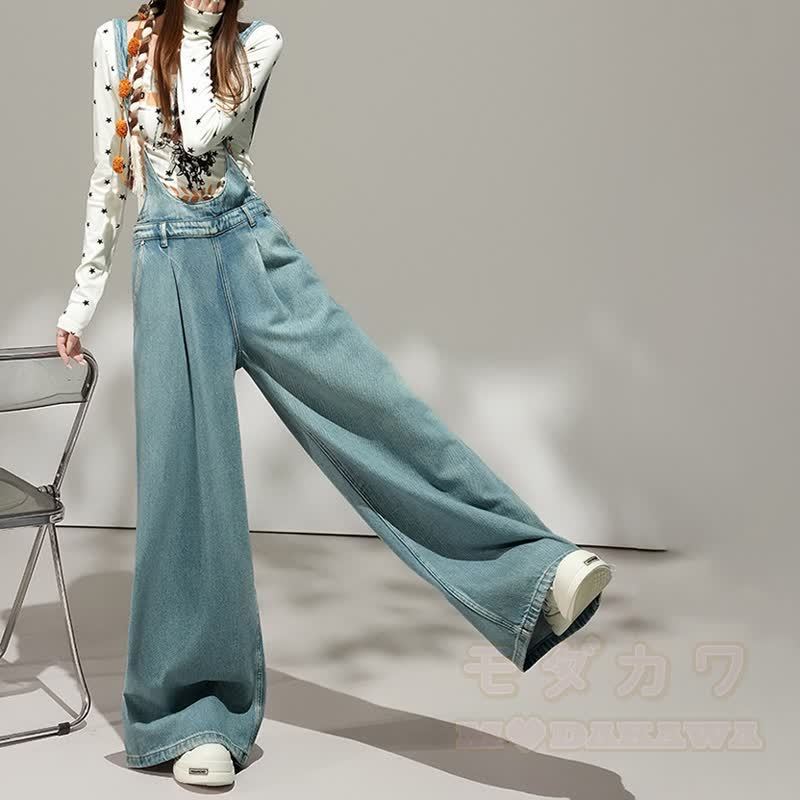 Zweiteiliges Set aus Hoodie mit Schmetterlingsprint, weitem Bein und Jeans-Latzhose - image 6