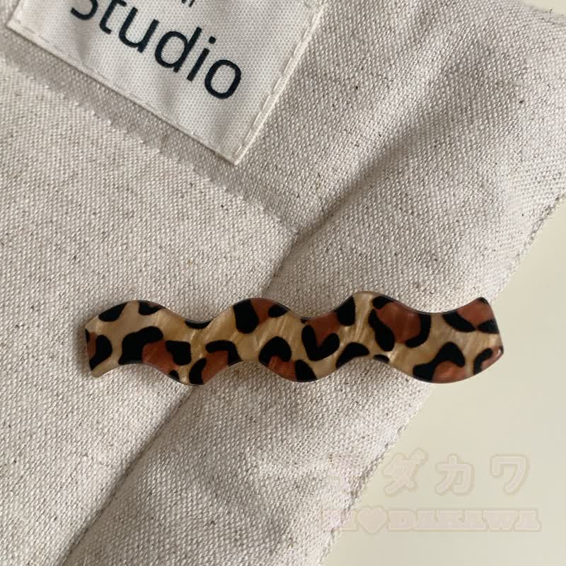 Vintage Haarspangen mit Leopardenmuster, Blumenherz und Wellenmuster - Hellbraun A - image 10