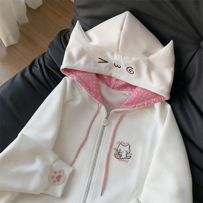 Kapuzenjacke mit Reißverschluss und Katzenohren-Stickerei - image 3