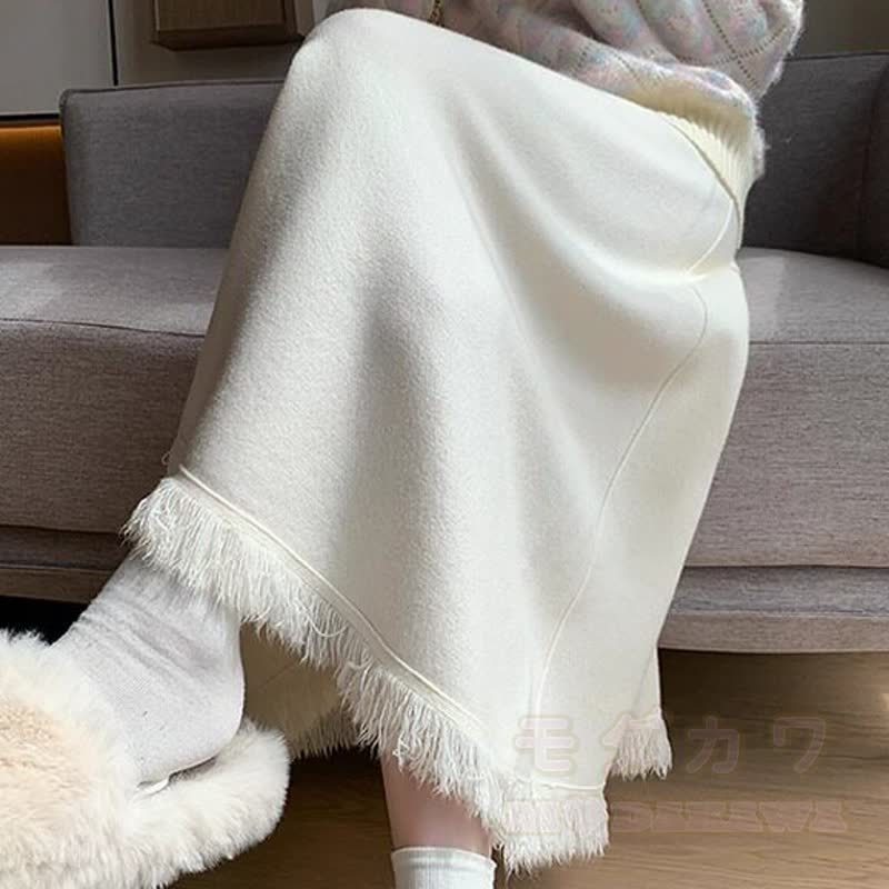 Elegantes zweiteiliges Set aus Strickpullover mit Farbverlauf und Fransenrock - image 6