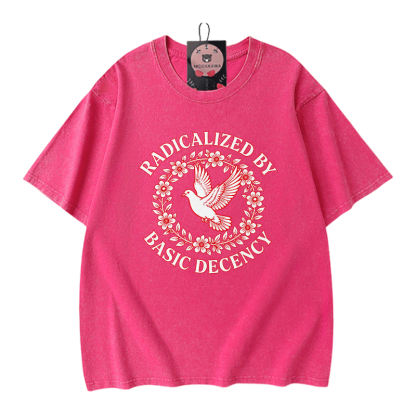 RADIKALISIERT DURCH GRUNDLEGENDE ANSTÄNDIGKEIT Taubengrafik Modakawa Vintage Washed 100% Baumwoll-T-Shirt - Rose Red - 5XL - image 6