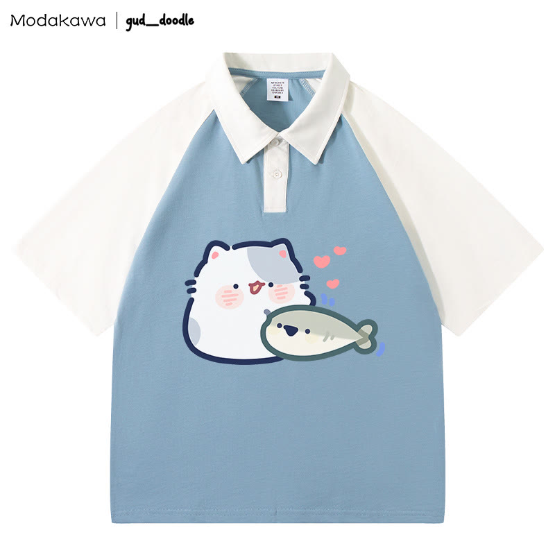 MODAKAWA X gud_doodle Polo-T-Shirt mit „Kitty Fish“-Buchstabendruck - Blue&White - 4XL - image 6