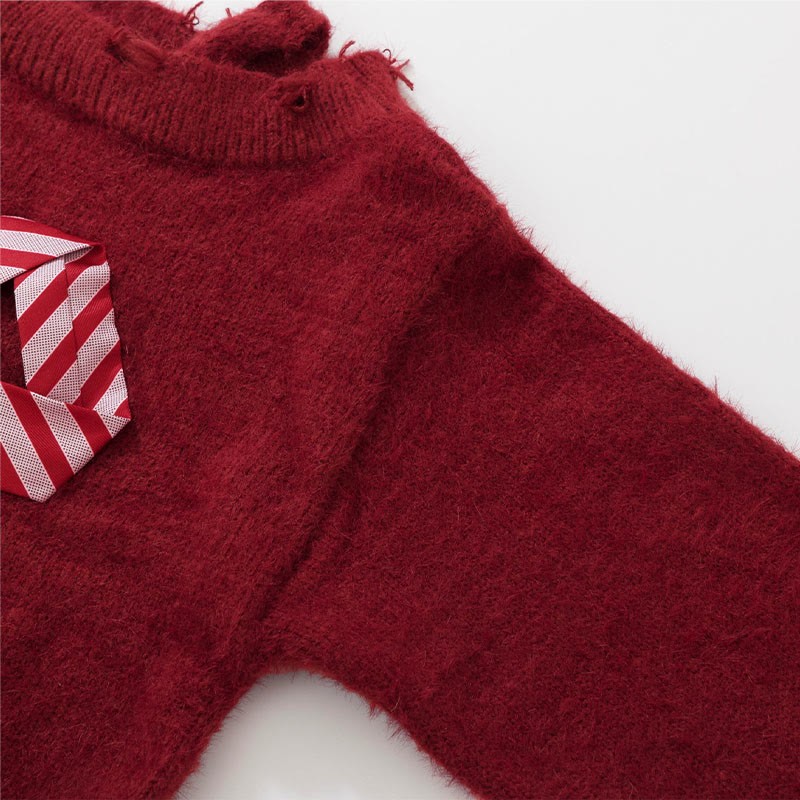 Schleifen-Pullover mit Rissen, kariertes Unterkleid, passendes Outfit - image 7