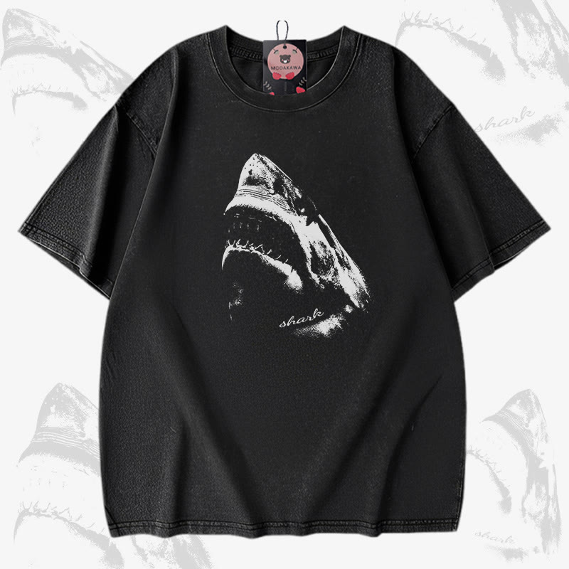 Modakawa Unisex Vintage Washed T-Shirt mit offenem Maul und Hai-Motiv - Black - 5XL - image 5