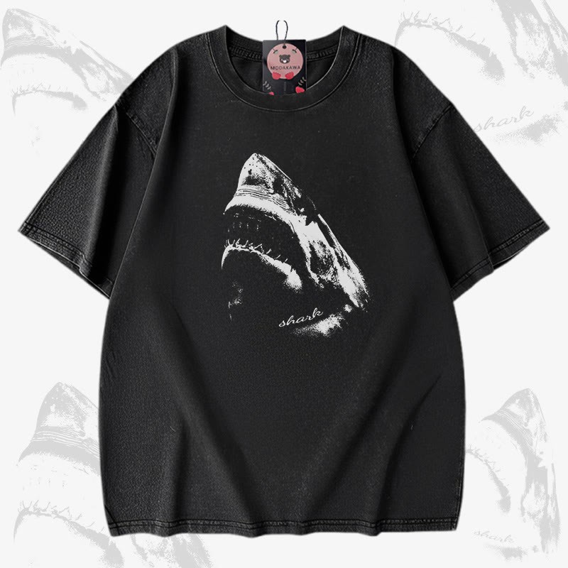 Modakawa Unisex Vintage Washed T-Shirt mit offenem Maul und Hai-Motiv - Black - 5XL - image 5