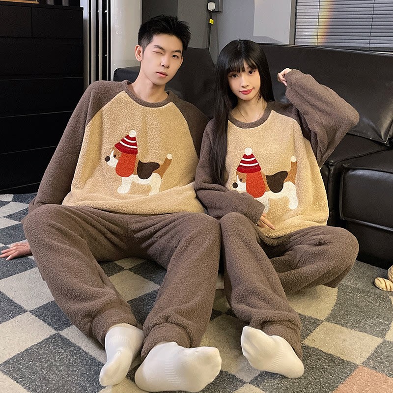 Niedliche Paar-Pyjamas aus Korallenfleece mit Cartoon-Motiv - Brauner Hund - Men:3XL - image 10