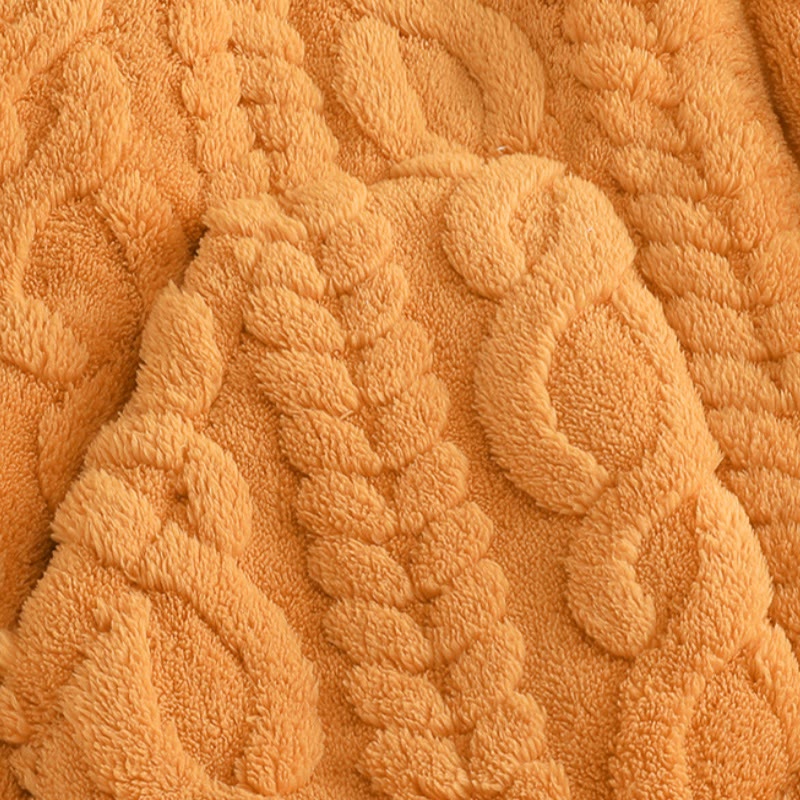 Halloween-Pyjama-Set mit Kapuze und Kürbisprägung aus Plüsch - image 4