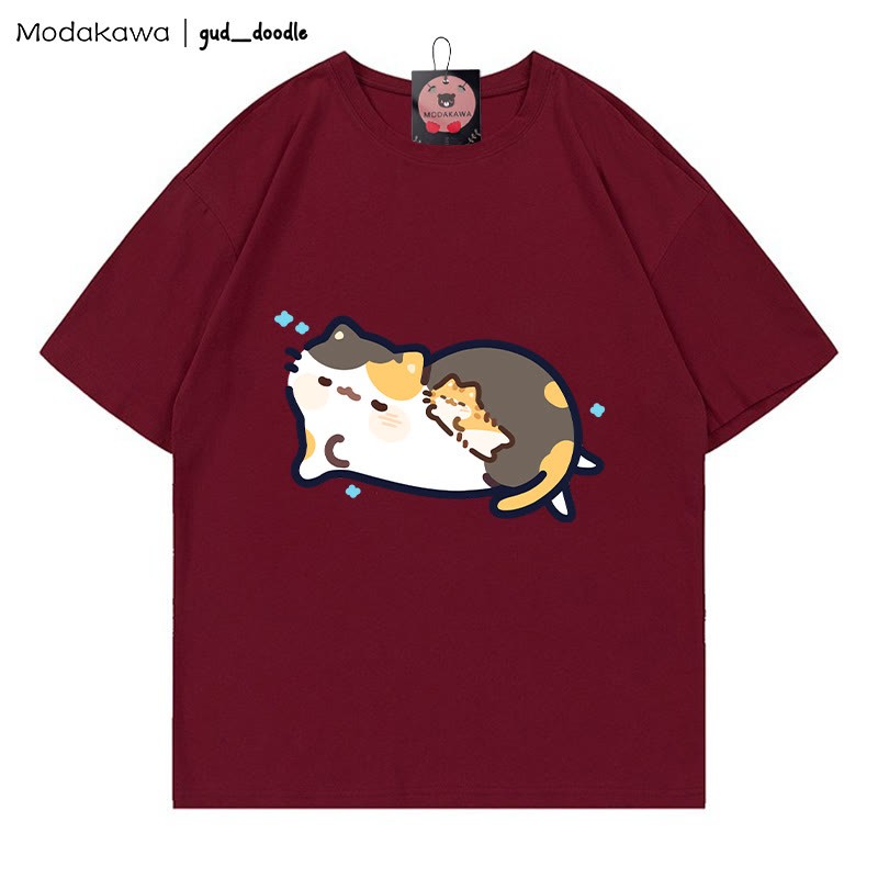 MODAKAWA X gud_doodle T-Shirt mit schlafendem Katzen-Print - Wine Red - 5XL - image 5
